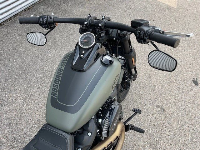 Harley-Davidson Softail Fat Bob 114 FXFBS (Deadwood Green Denim) - Bild 5