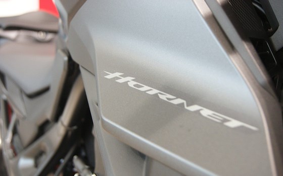 Neufahrzeug Honda CB750 Hornet - Bild 5 Neufahrzeug Honda CB750 Hornet - Bild 5