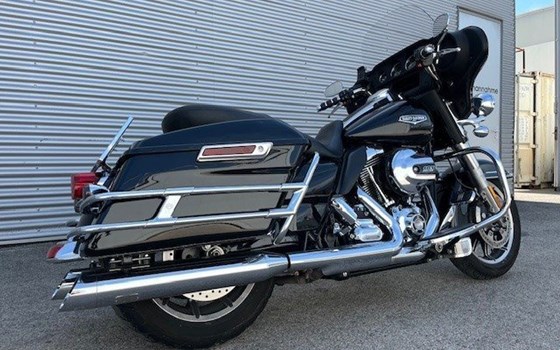 Gebrauchtmotorrad Harley-Davidson Electra Glide Police Edition - Bild 9 Gebrauchtmotorrad Harley-Davidson Electra Glide Police Edition - Bild 9