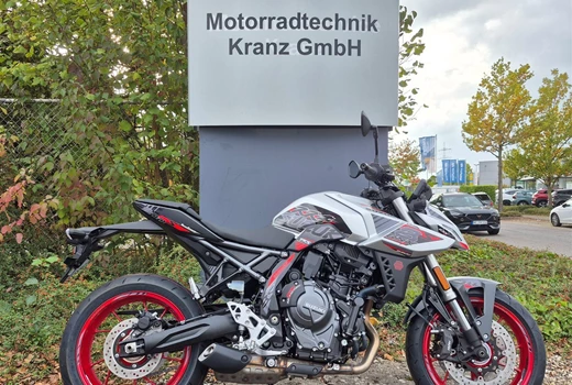Suzuki GSX-8S