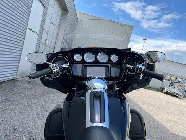 Harley-Davidson Touring Electra Glide Ultra Limited FLHTK (Vivid Black) - Bild 12