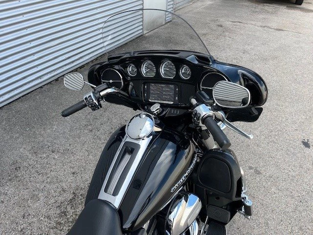 Harley-Davidson Touring Electra Glide Ultra Limited FLHTK (Vivid Black) - Bild 5