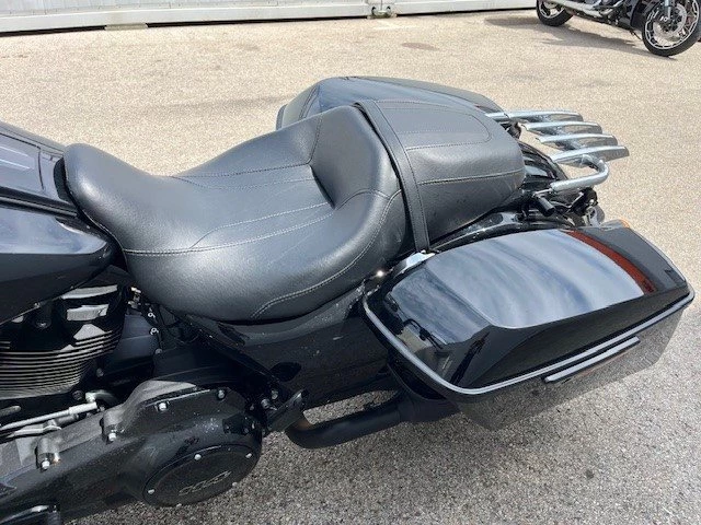 Harley-Davidson Touring Road King Special FLHRXS (Vivid Black) - Bild 10