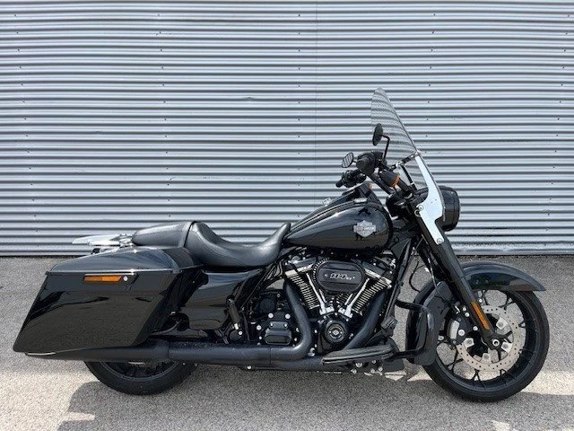 Harley-Davidson Touring Road King Special FLHRXS (Vivid Black) - Bild 2