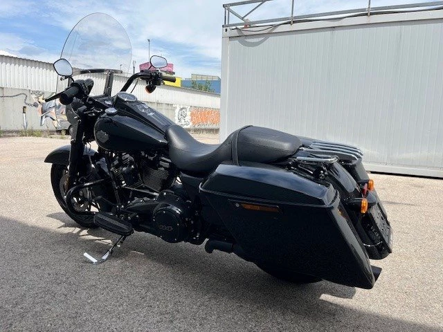 Harley-Davidson Touring Road King Special FLHRXS (Vivid Black) - Bild 8