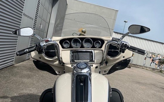 Gebrauchtmotorrad Harley-Davidson Electra Glide Ultra Classic FLHTCU - Bild 12 Gebrauchtmotorrad Harley-Davidson Electra Glide Ultra Classic FLHTCU - Bild 12