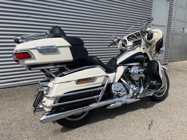 Harley-Davidson Electra Glide Ultra Classic FLHTCU (Birch White/Midnight Pearl) - Bild 6