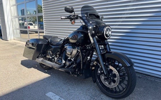 Gebrauchtmotorrad Harley-Davidson Touring Road King Special FLHRXS - Bild 3 Gebrauchtmotorrad Harley-Davidson Touring Road King Special FLHRXS - Bild 3