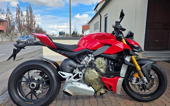 Gebrauchtmotorrad Ducati Streetfighter V4 S - Bild 1