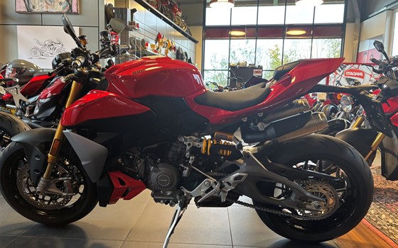 Gebrauchtmotorrad Ducati Streetfighter V2 S - Bild 2 Gebrauchtmotorrad Ducati Streetfighter V2 S - Bild 2