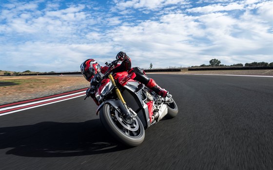 Gebrauchtmotorrad Ducati Streetfighter V4 S - Bild 11 Gebrauchtmotorrad Ducati Streetfighter V4 S - Bild 11