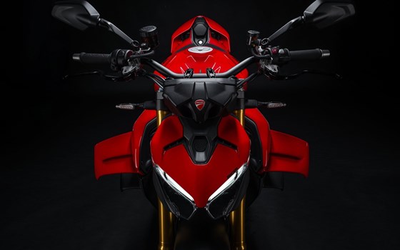 Gebrauchtmotorrad Ducati Streetfighter V4 S - Bild 4 Gebrauchtmotorrad Ducati Streetfighter V4 S - Bild 4