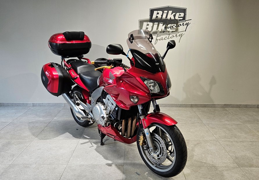 Honda CBF 1000 F (rot)