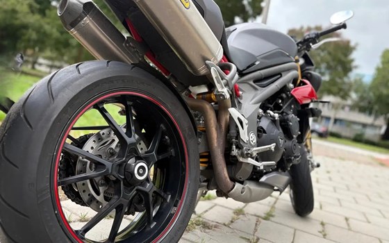 Gebrauchtmotorrad Triumph Speed Triple 1050 - Bild 2