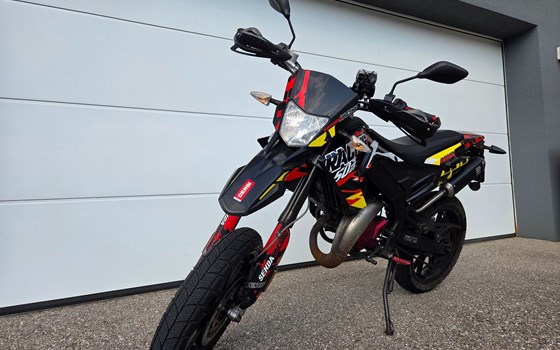 Gebrauchtmotorrad Derbi Senda DRD Racing 50 SM - Bild 3 Gebrauchtmotorrad Derbi Senda DRD Racing 50 SM - Bild 3