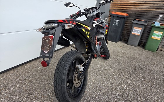 Gebrauchtmotorrad Derbi Senda DRD Racing 50 SM - Bild 4 Gebrauchtmotorrad Derbi Senda DRD Racing 50 SM - Bild 4