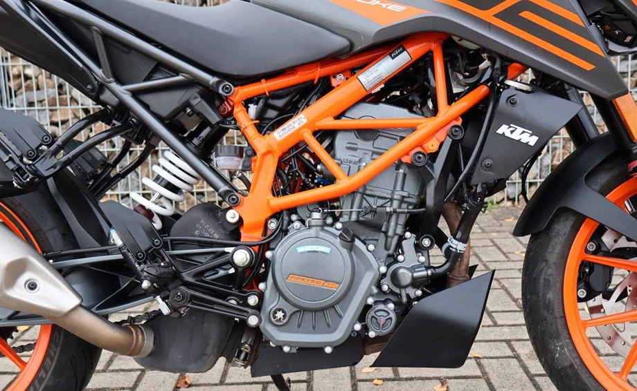 Angebot KTM 125 Duke Bild 15: Angebot KTM 125 Duke