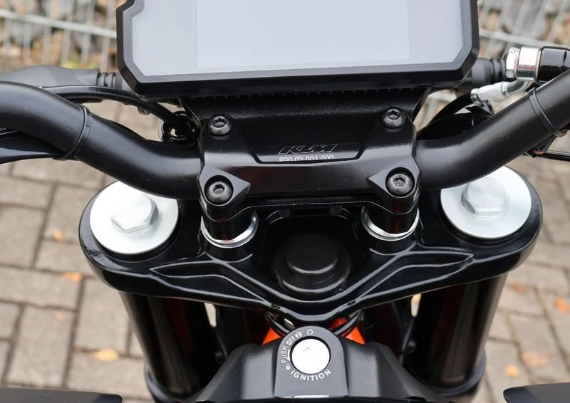 Angebot KTM 125 Duke Bild 9: Angebot KTM 125 Duke