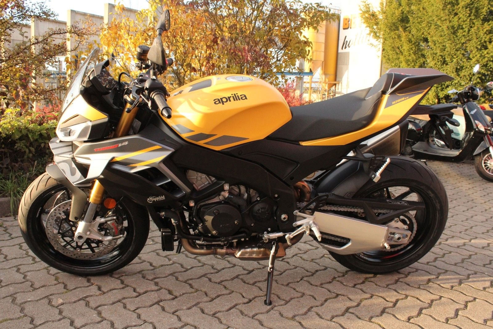 Aprilia Tuono V4 1100 Factory