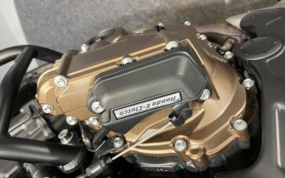 Gebrauchtmotorrad Honda CB650R E-Clutch - Bild 11