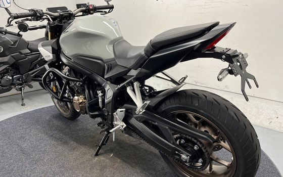 Gebrauchtmotorrad Honda CB650R E-Clutch - Bild 3