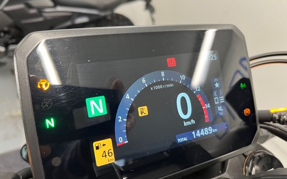 Gebrauchtmotorrad Honda CB650R E-Clutch - Bild 9