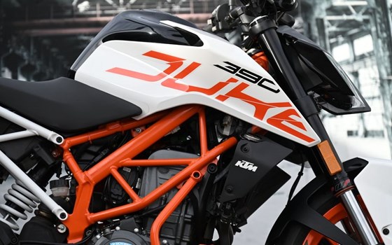 Gebrauchtmotorrad KTM 390 Duke - Bild 2