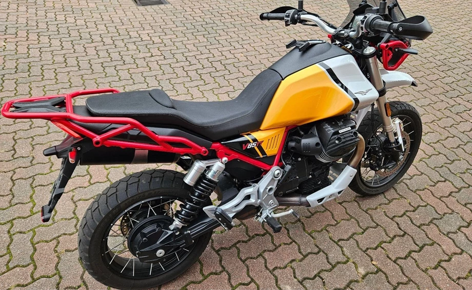 Offer Moto Guzzi V85 TT Evoactive Graphics Bild 4: Offer Moto Guzzi V85 TT Evoactive Graphics