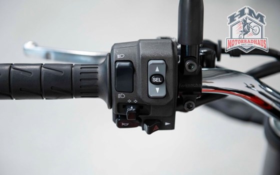 Gebrauchtmotorrad Kawasaki Z900 RS - Bild 6