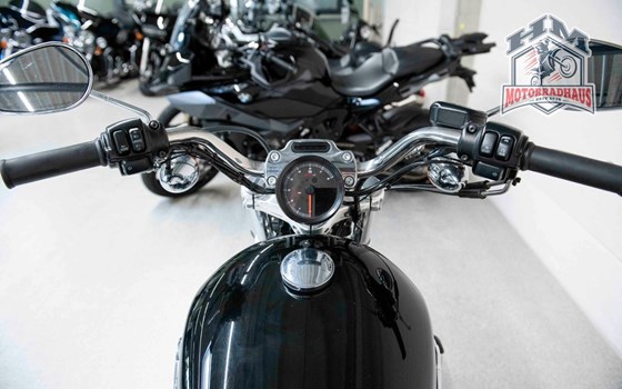 Gebrauchtmotorrad Harley-Davidson Sportster XL 1200C Custom - Bild 7