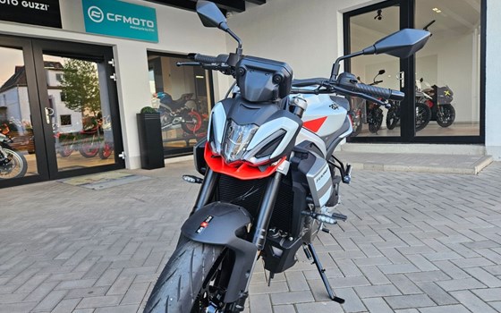 Neufahrzeug Aprilia Tuono 457 - Bild 15