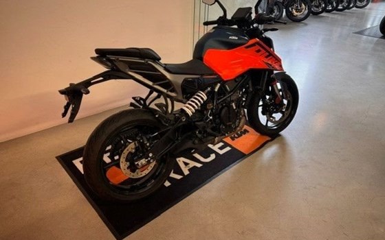 Neufahrzeug KTM 125 Duke - Bild 3