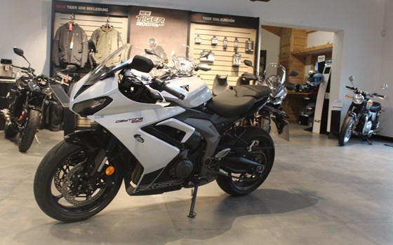 Gebrauchtmotorrad Triumph Daytona 660 - Bild 3