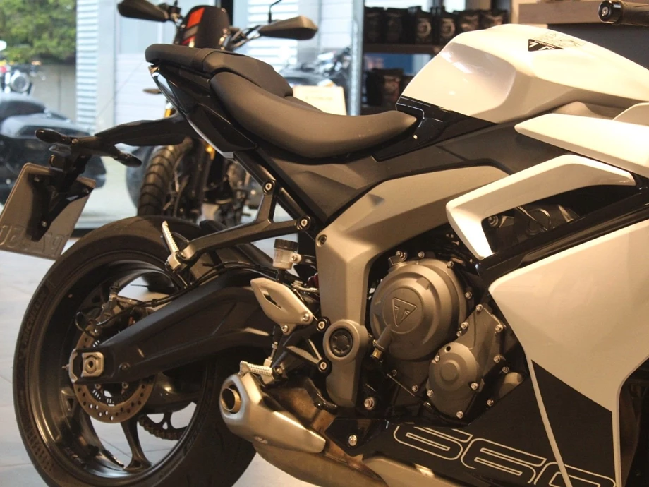 Angebot Triumph Daytona 660 Bild 4: Angebot Triumph Daytona 660