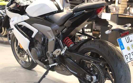 Gebrauchtmotorrad Triumph Daytona 660 - Bild 6