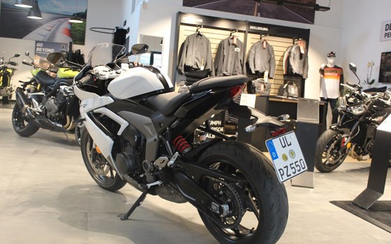 Gebrauchtmotorrad Triumph Daytona 660 - Bild 7
