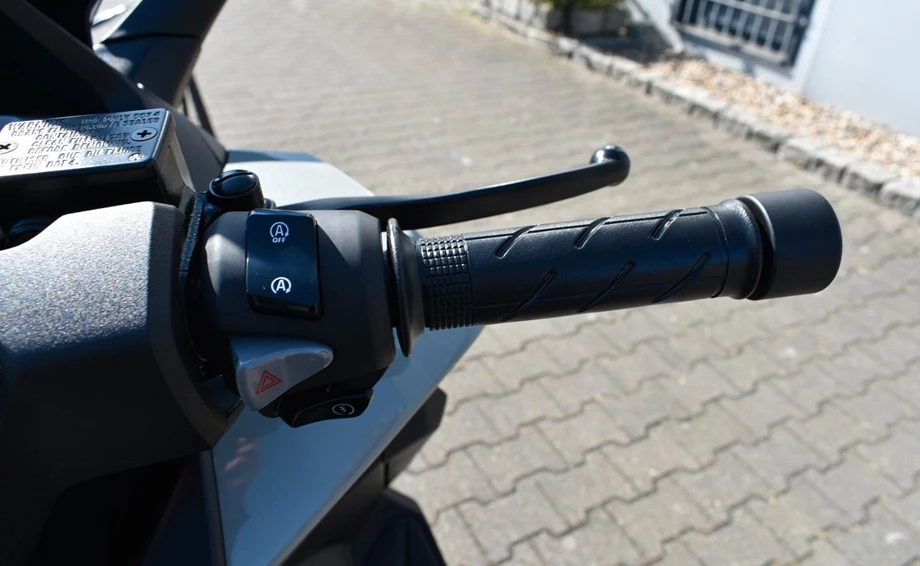 Angebot Honda Forza 125 Bild 8: Angebot Honda Forza 125