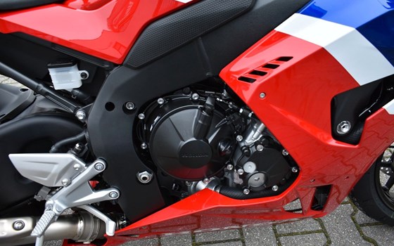 Neufahrzeug Honda CBR1000RR-R Fireblade SP - Bild 7