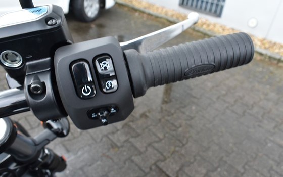 Neufahrzeug Indian Chief Bobber Dark Horse - Bild 9