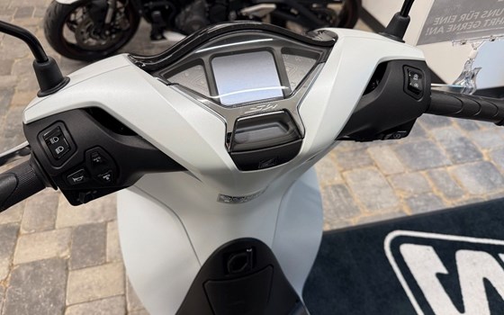 Gebrauchtmotorrad Honda SH125i - Bild 10