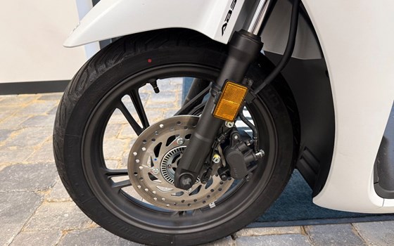 Gebrauchtmotorrad Honda SH125i - Bild 2