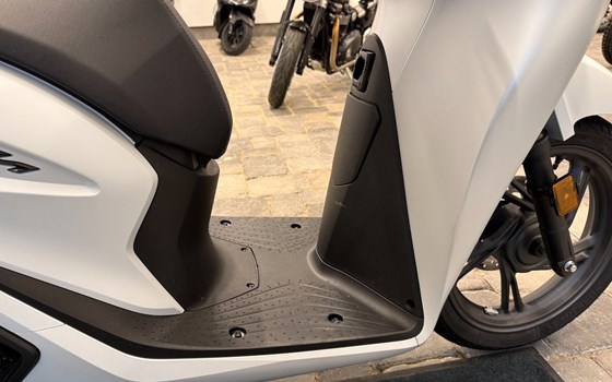 Gebrauchtmotorrad Honda SH125i - Bild 8