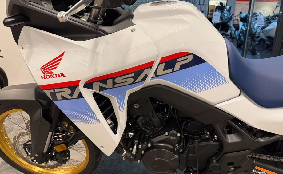 Angebot Honda XL750 Transalp Bild 4: Angebot Honda XL750 Transalp