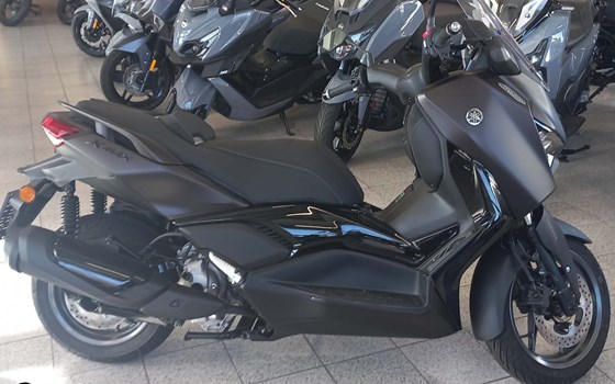 Neufahrzeug Yamaha XMAX 300 Tech MAX+ - Bild 1 Neufahrzeug Yamaha XMAX 300 Tech MAX+ - Bild 1