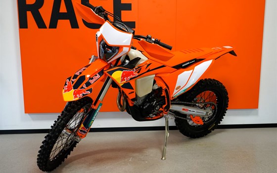 Gebrauchtmotorrad KTM 350 EXC-F CHAMPION EDITION - Bild 2 Gebrauchtmotorrad KTM 350 EXC-F CHAMPION EDITION - Bild 2