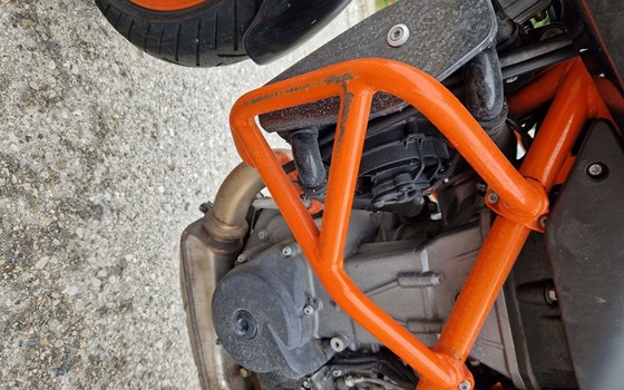 Gebrauchtmotorrad KTM 690 Duke R - Bild 4 Gebrauchtmotorrad KTM 690 Duke R - Bild 4