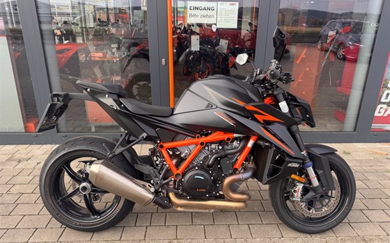 Gebrauchtmotorrad KTM 1390 Super Duke R EVO - Bild 2 Gebrauchtmotorrad KTM 1390 Super Duke R EVO - Bild 2