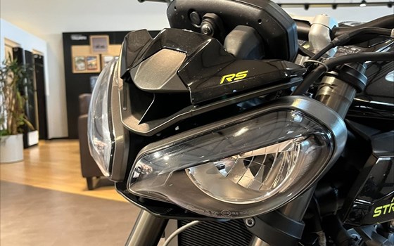 Gebrauchtmotorrad Triumph Street Triple 765 RS - Bild 2