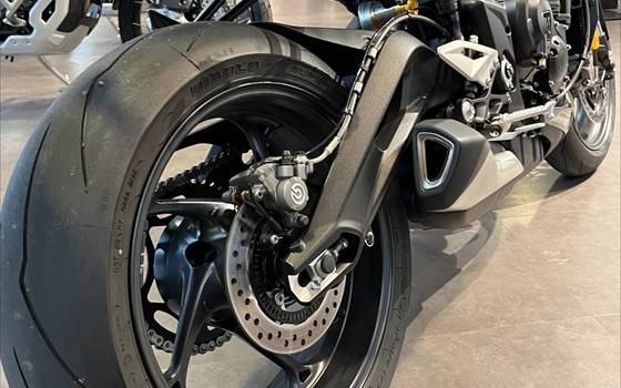 Gebrauchtmotorrad Triumph Street Triple 765 RS - Bild 6
