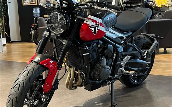 Gebrauchtmotorrad Triumph Trident 660 - Bild 1